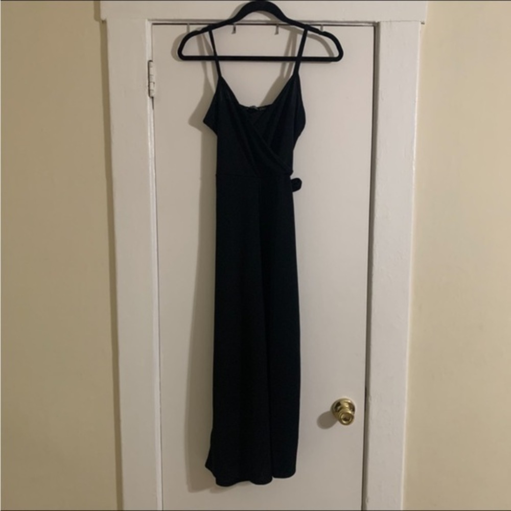 Nasty Gal Black V-Neck‎ Jumpsuit Size 6
